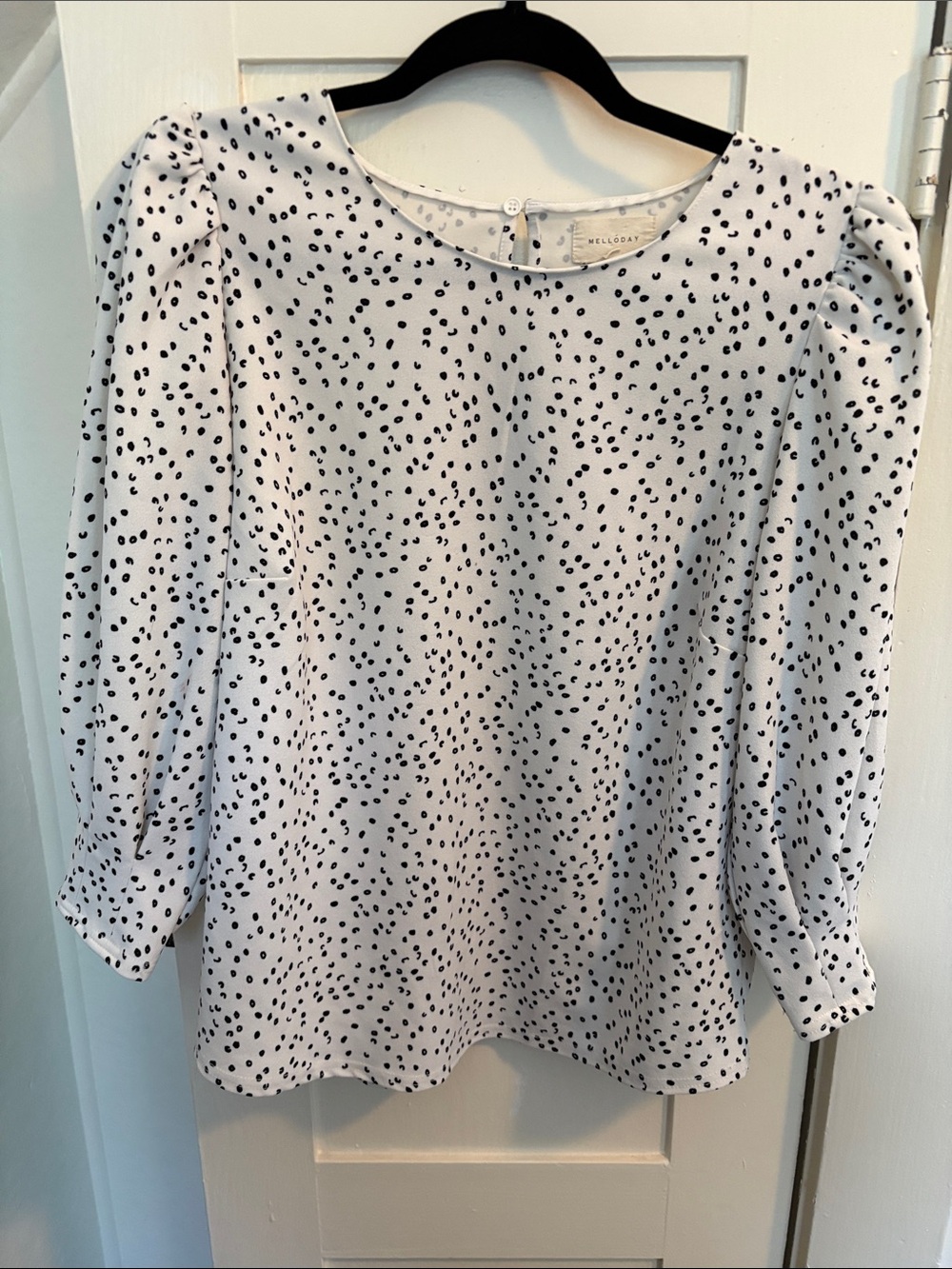 MELLODAY White Blouse with Black Dot Puff Sleeves